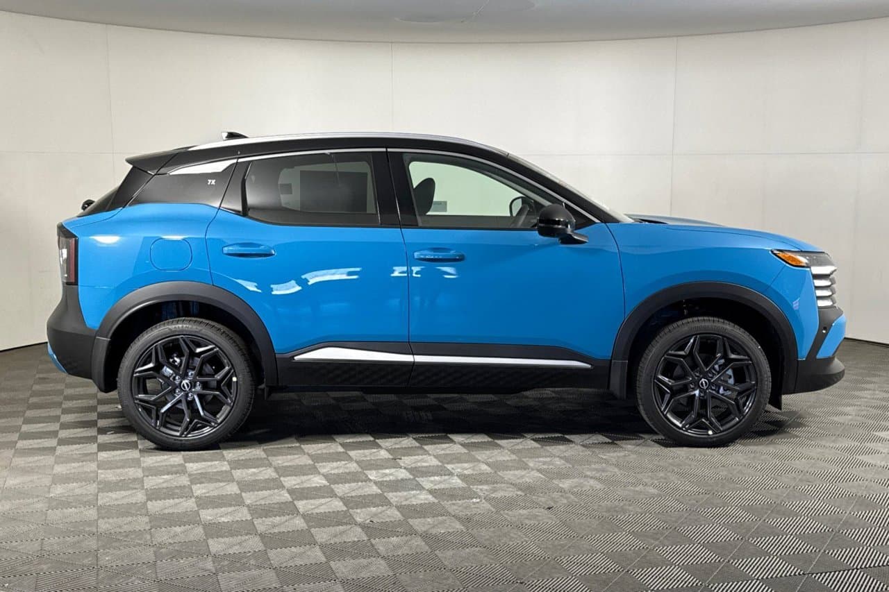 2027 Nissan Kicks SR 2