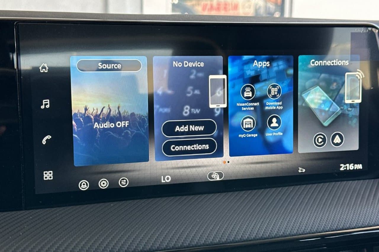 2026 Nissan Kicks SR 15