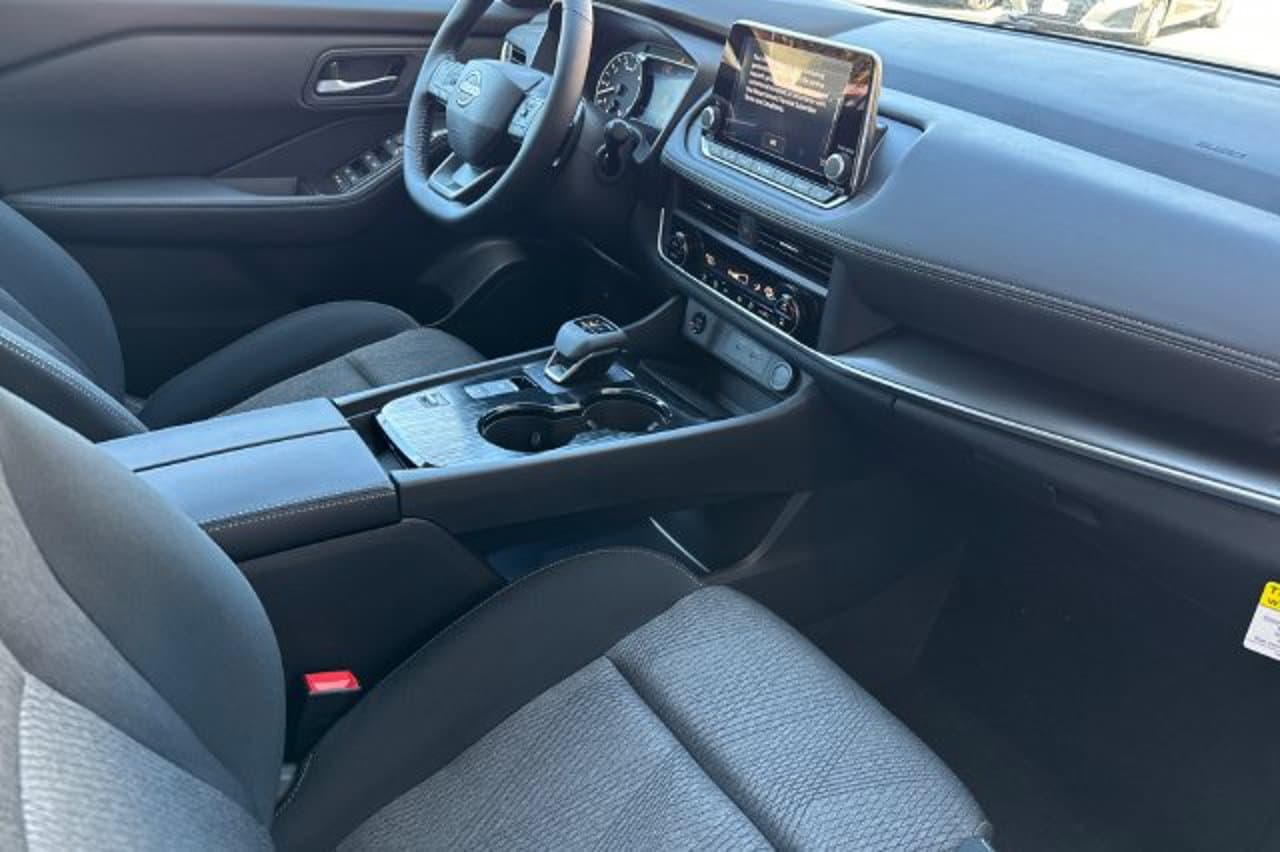2026 Nissan Rogue SV 13