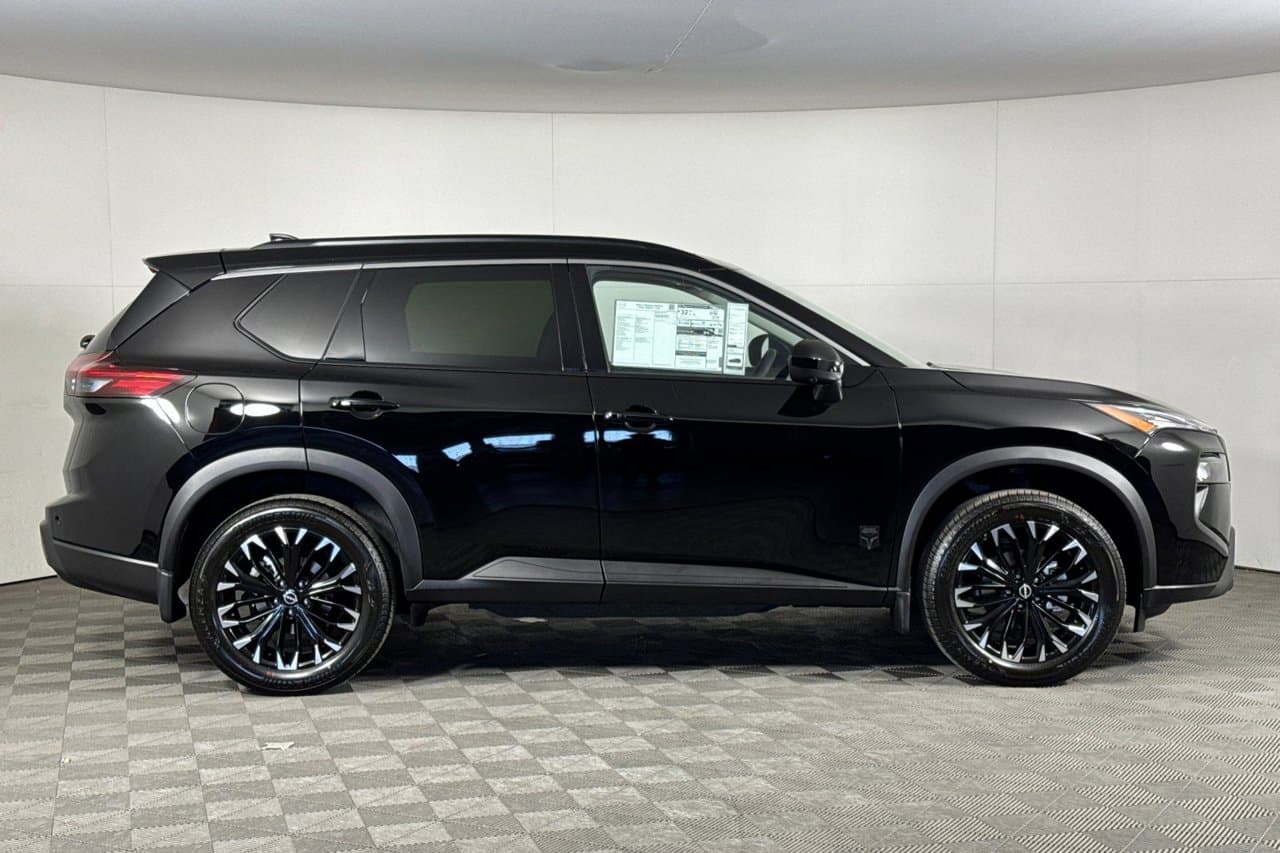 2026 Nissan Rogue Dark Armor 2