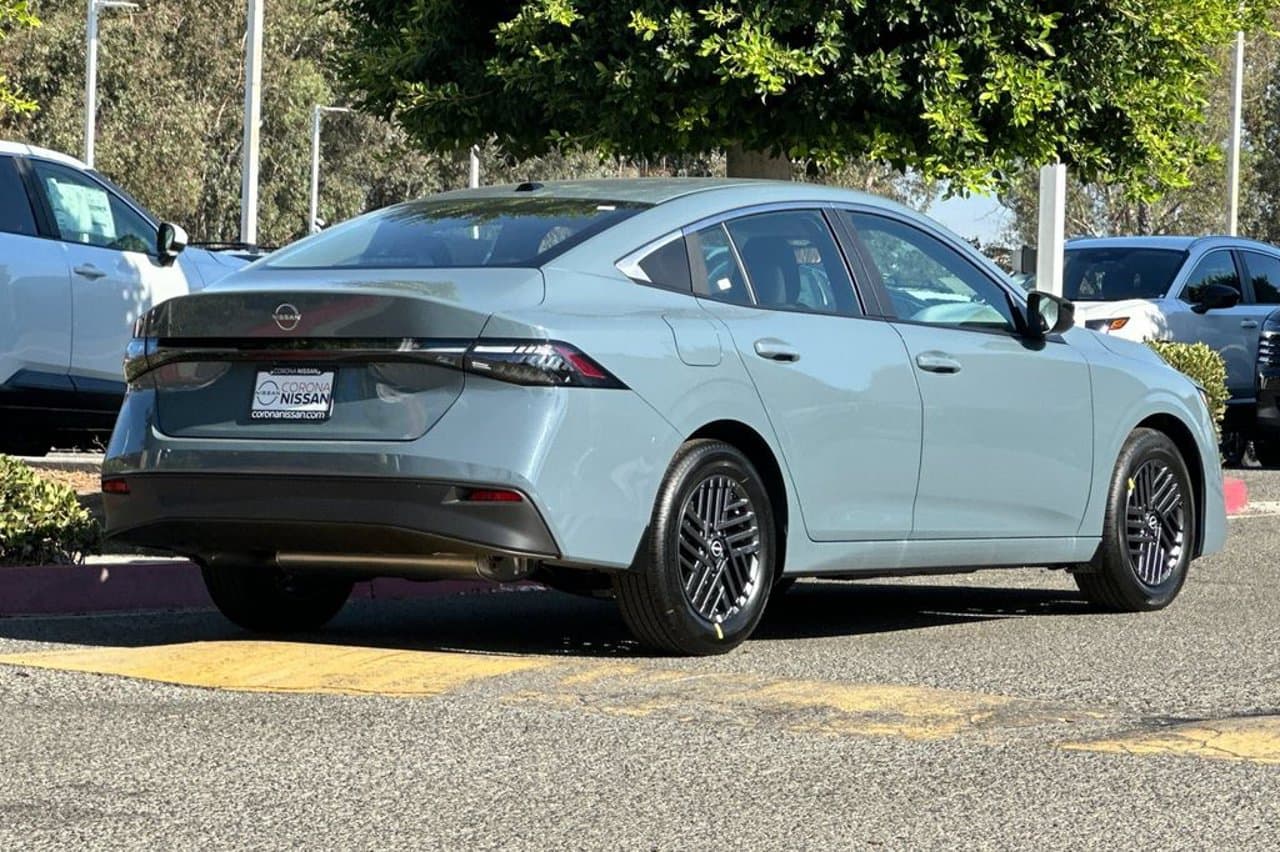 2027 Nissan Sentra SV 4