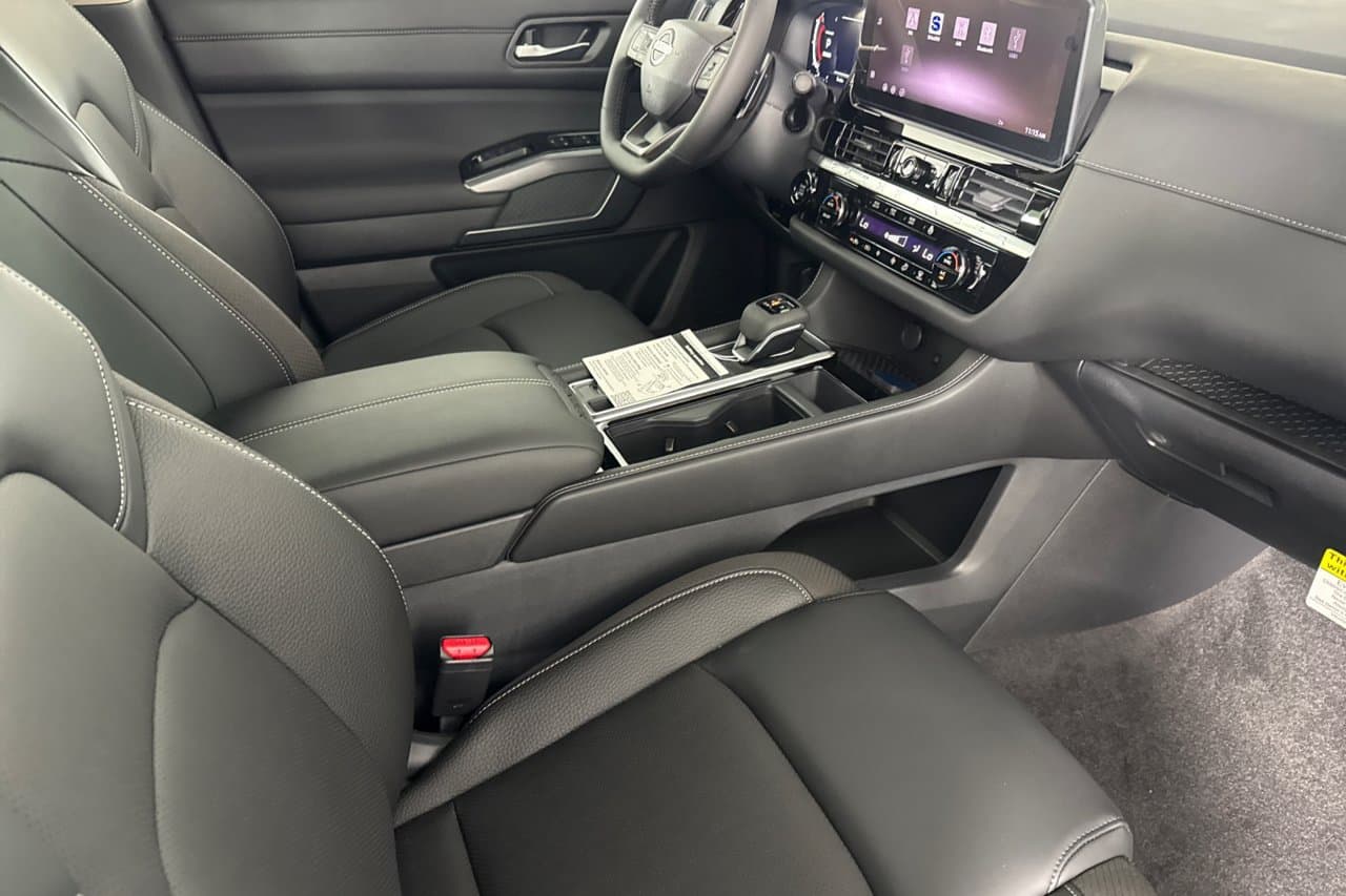 2026 Nissan Pathfinder SL 39