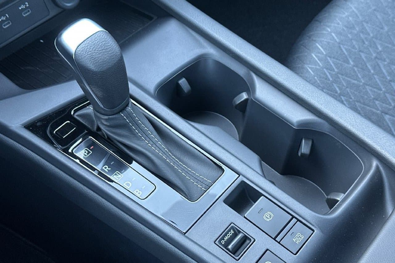 2027 Nissan Sentra SV 17