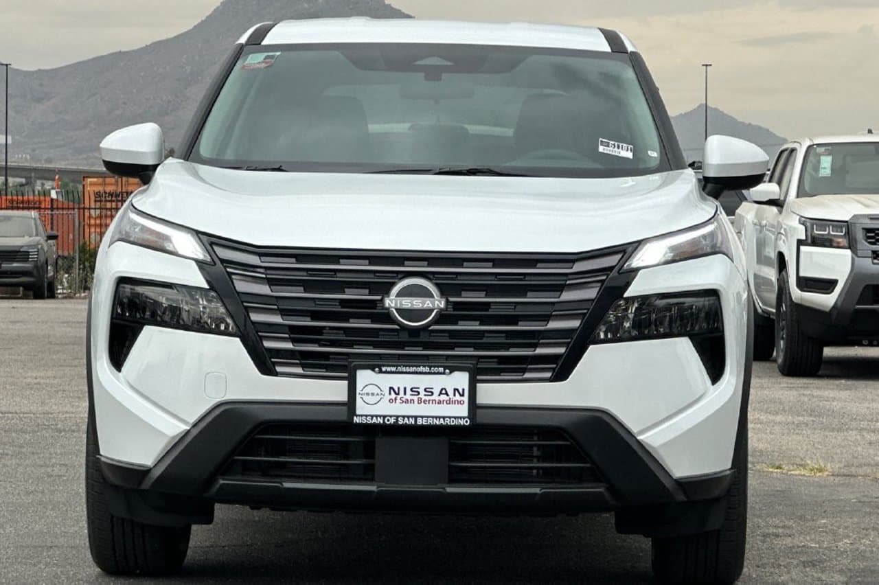 2026 Nissan Rogue SV 6