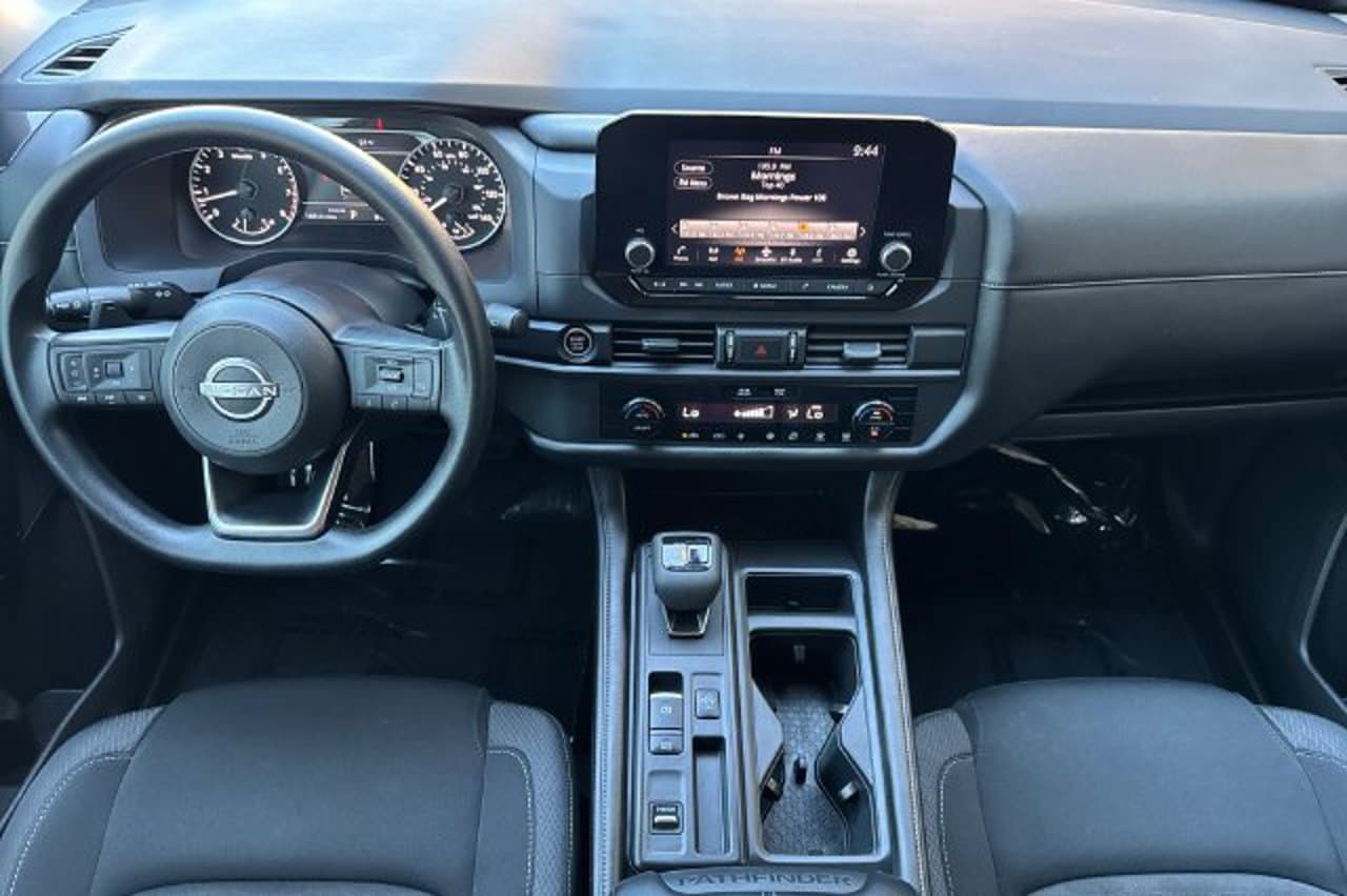 2024 Nissan Pathfinder S 11