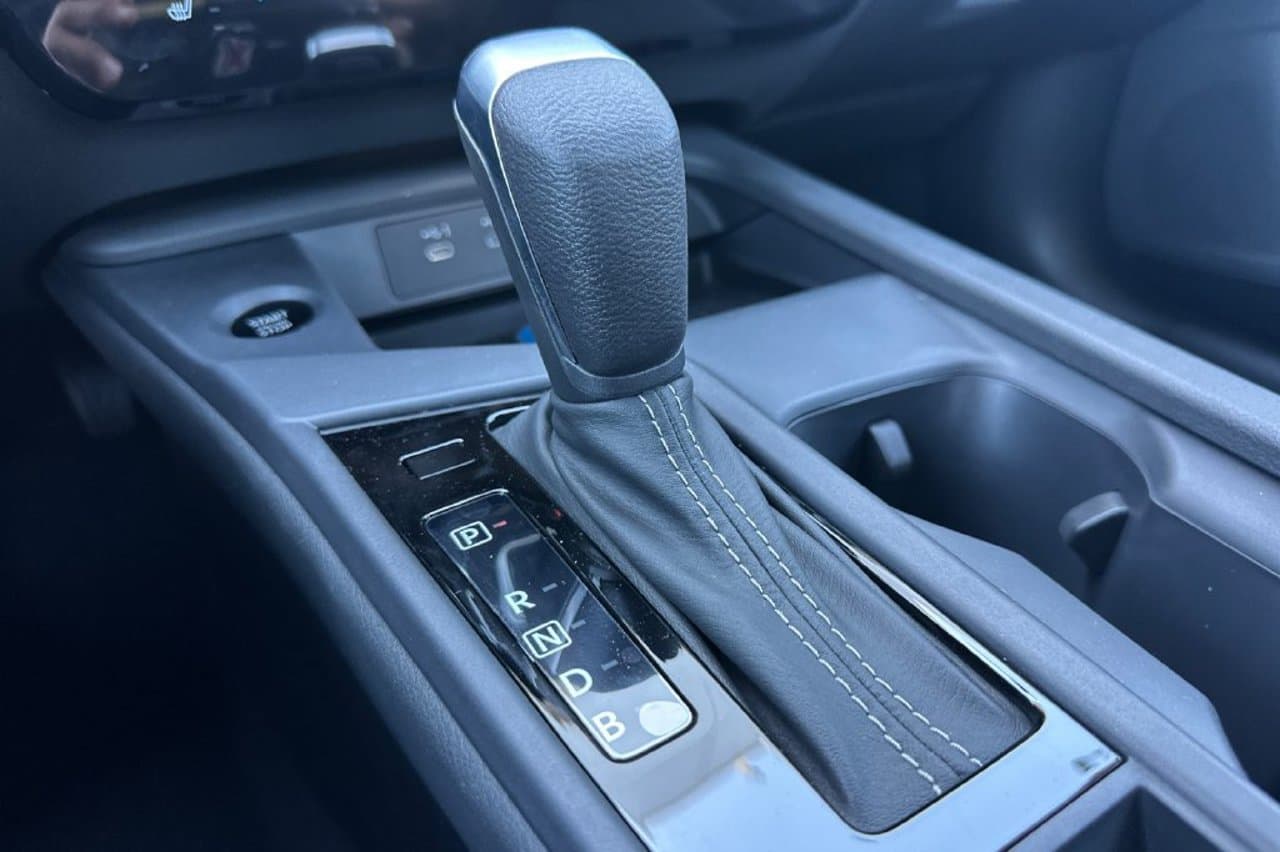 2027 Nissan Sentra SR 17