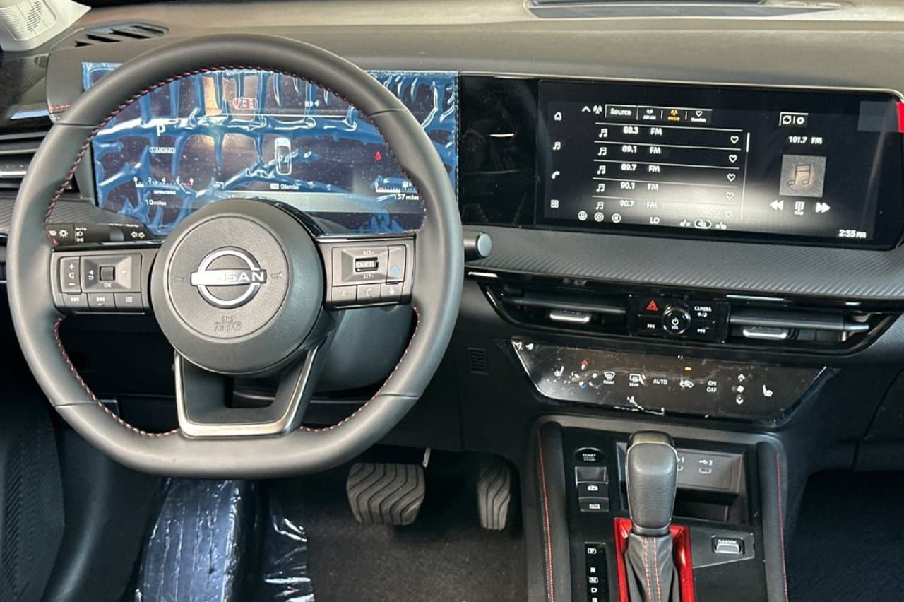 2027 Nissan Kicks SR 11