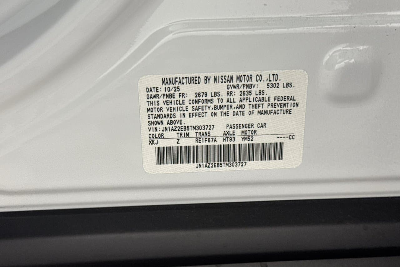 2026 Nissan LEAF PLATINUM+ 24