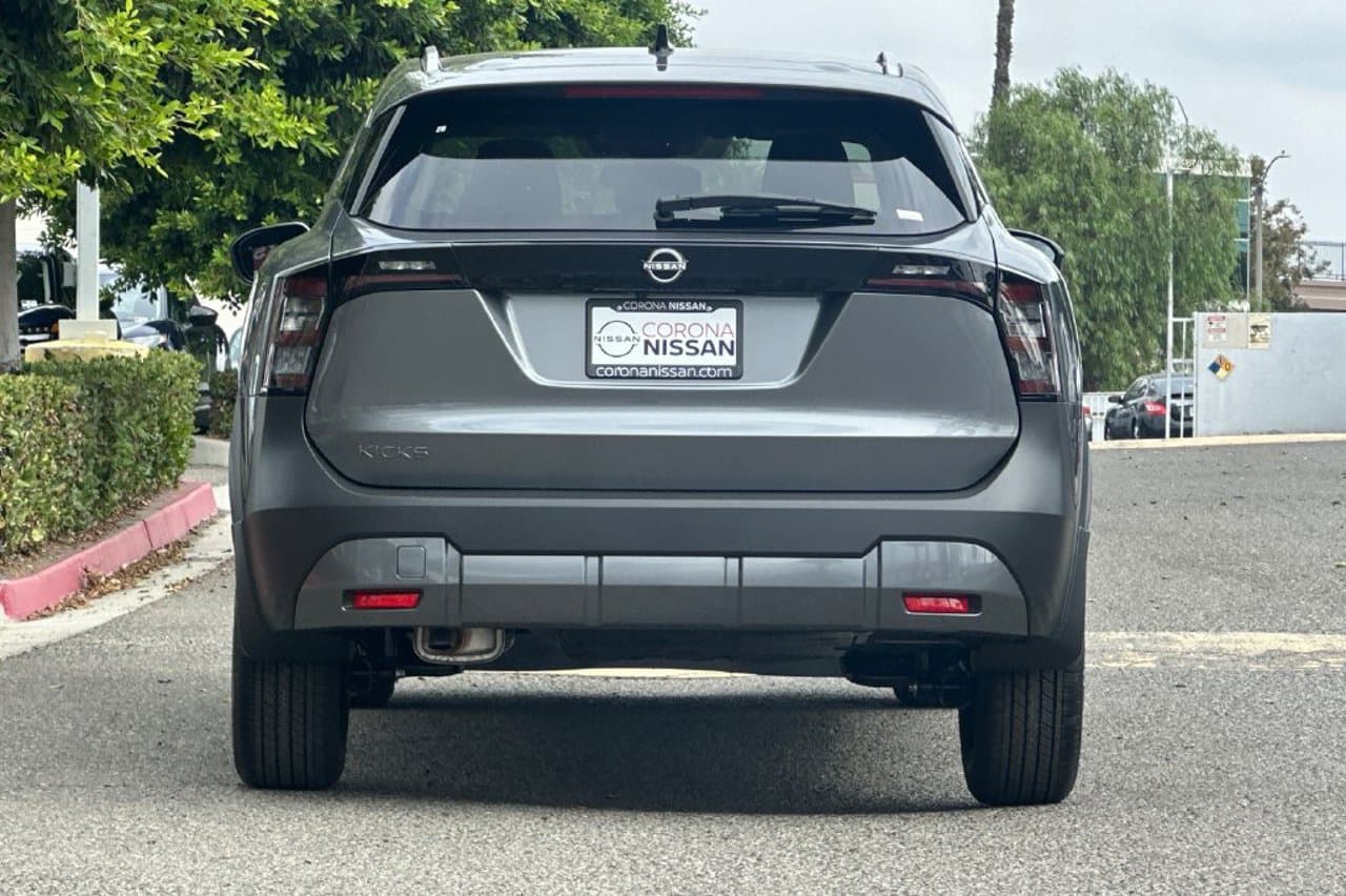 2027 Nissan Kicks SV 5