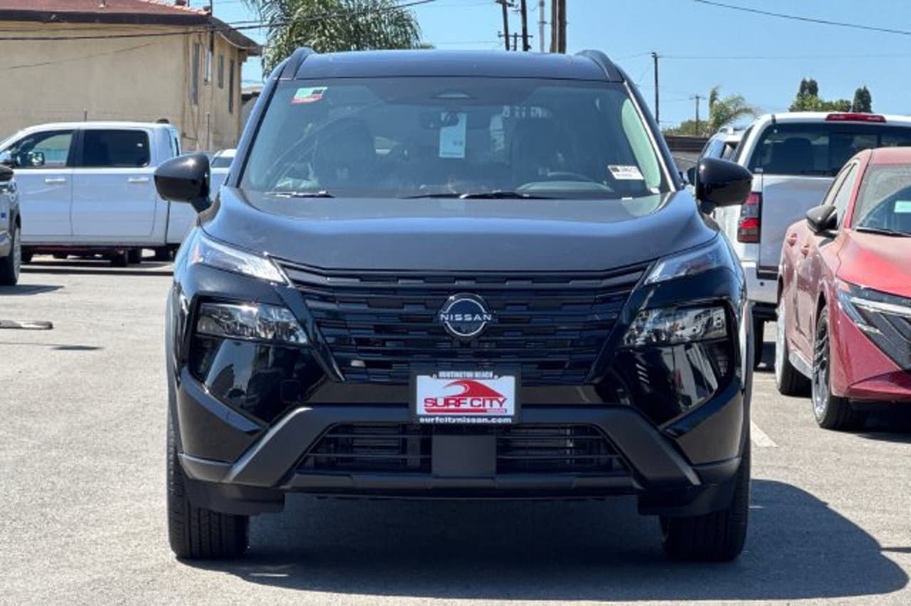 2026 Nissan Rogue Dark Armor 6