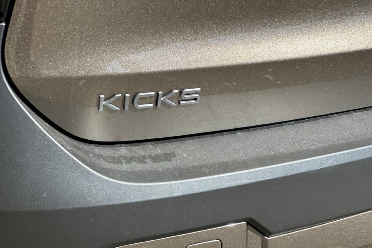 2027 Nissan Kicks SV 23
