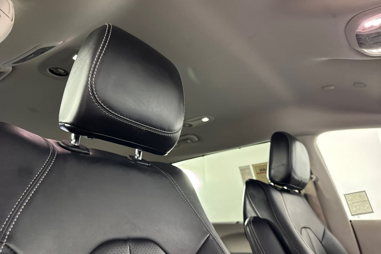 2024 Chrysler Pacifica Touring L 15
