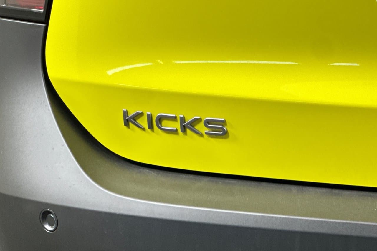 2026 Nissan Kicks SR 23