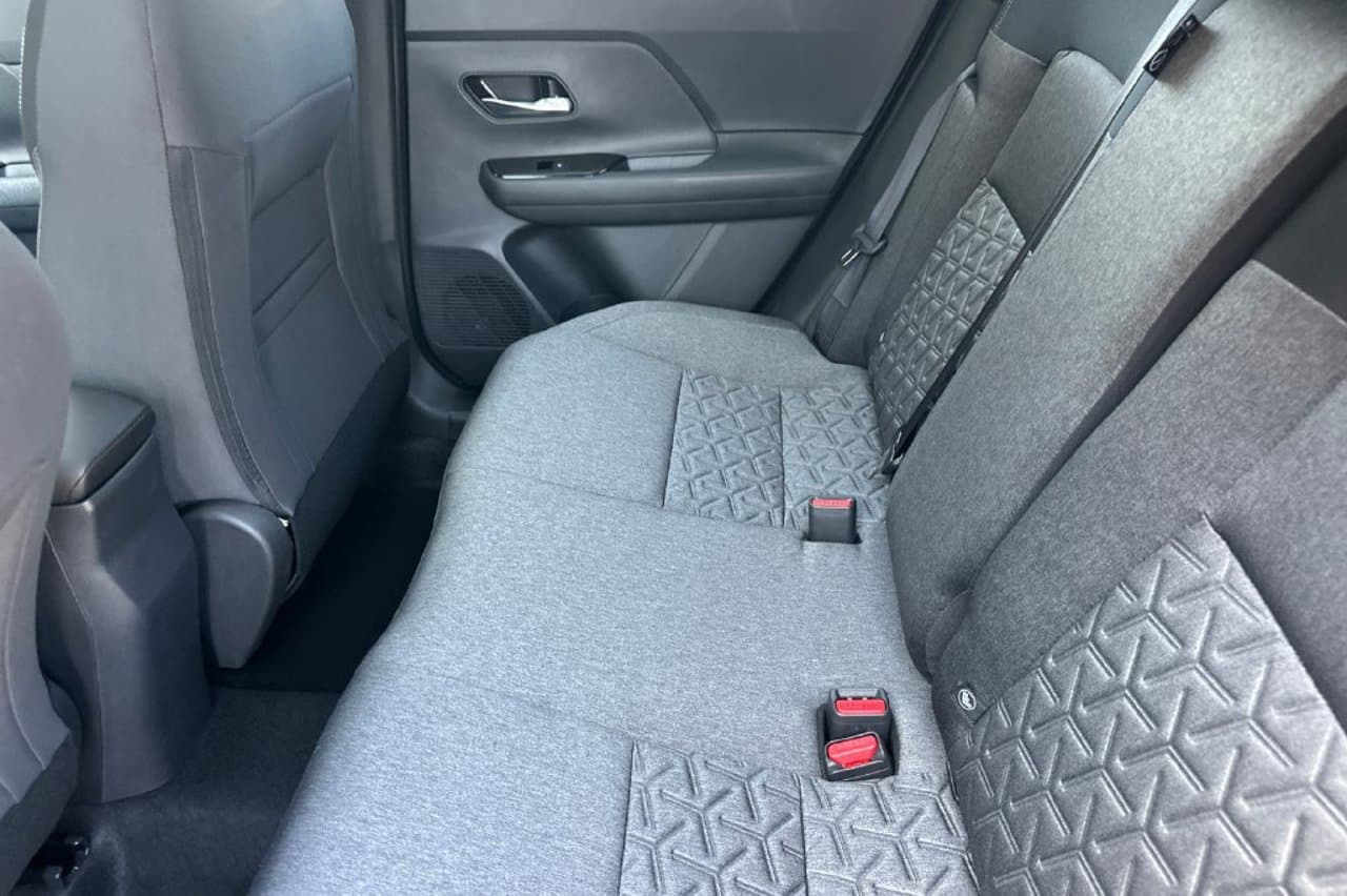 2027 Nissan Kicks SV 9