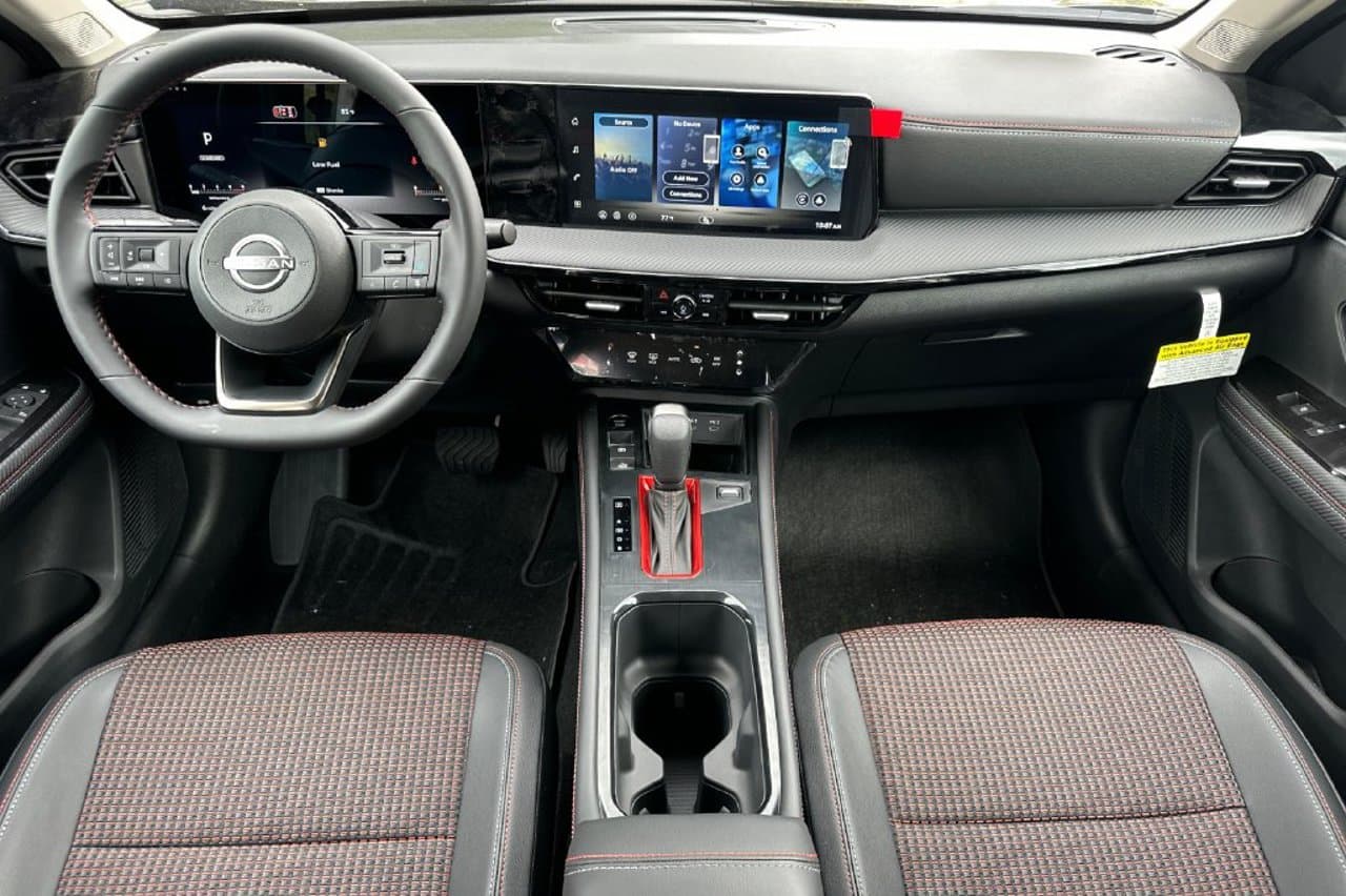 2027 Nissan Kicks SR 11