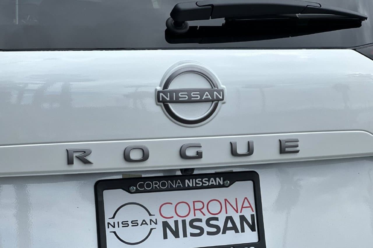 2026 Nissan Rogue SV 23