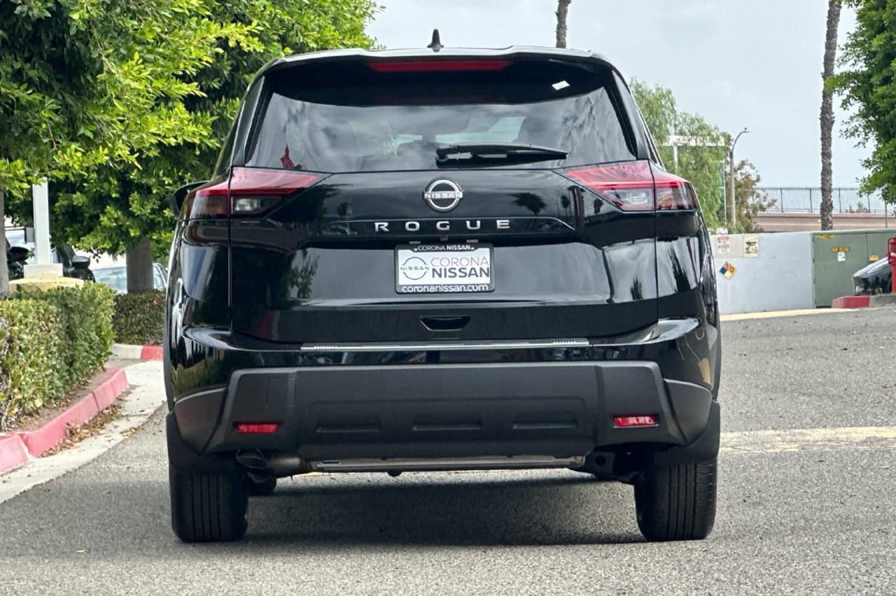 2026 Nissan Rogue SV 5