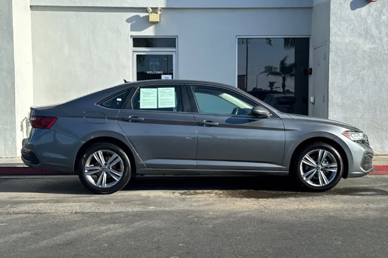 2024 Volkswagen Jetta SE 3