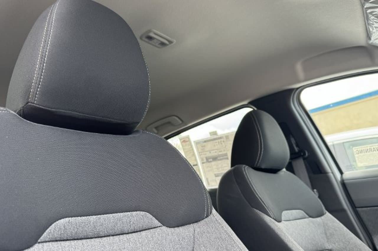 2027 Nissan Kicks SV 10
