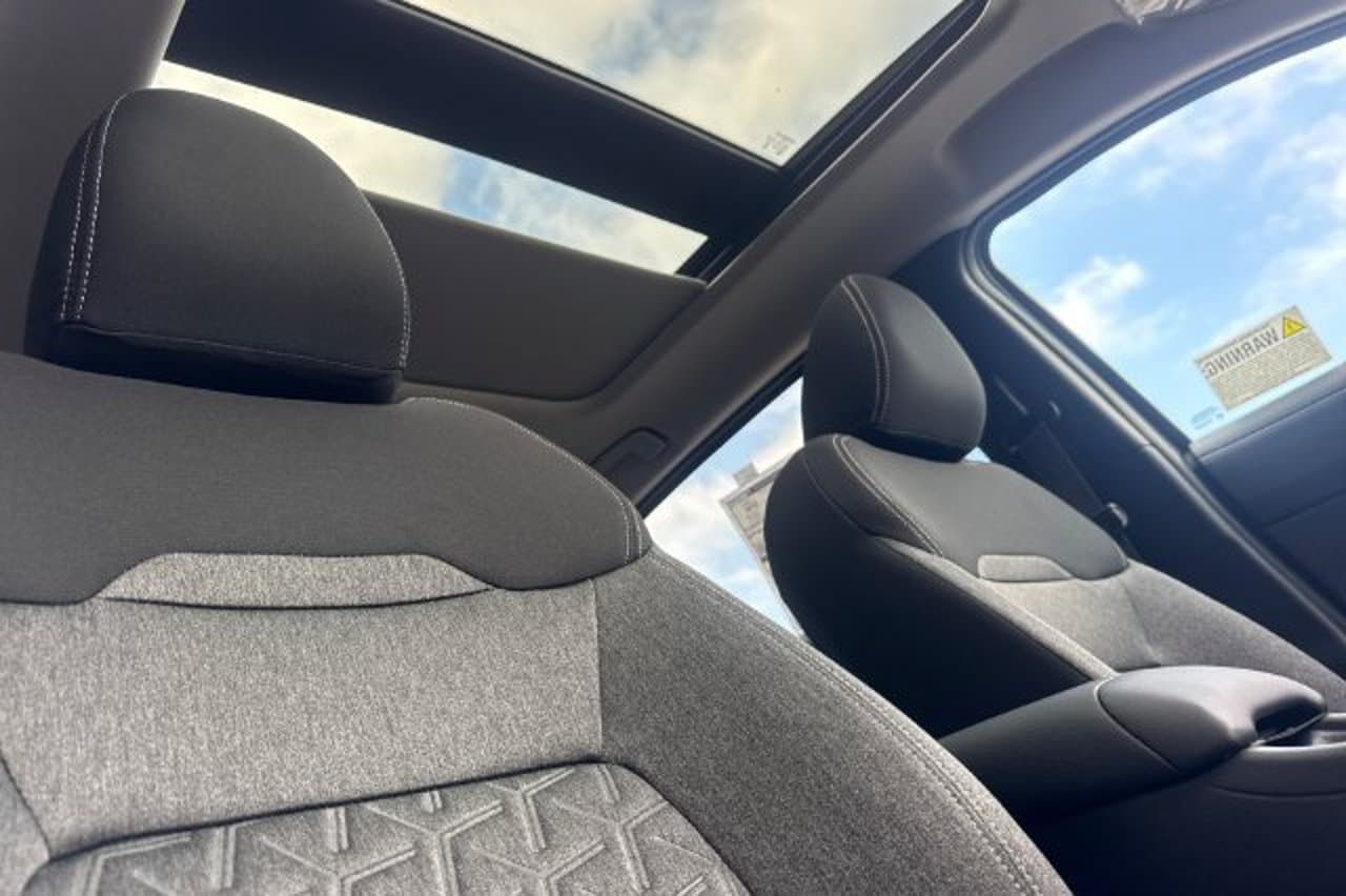 2027 Nissan Kicks SV 14