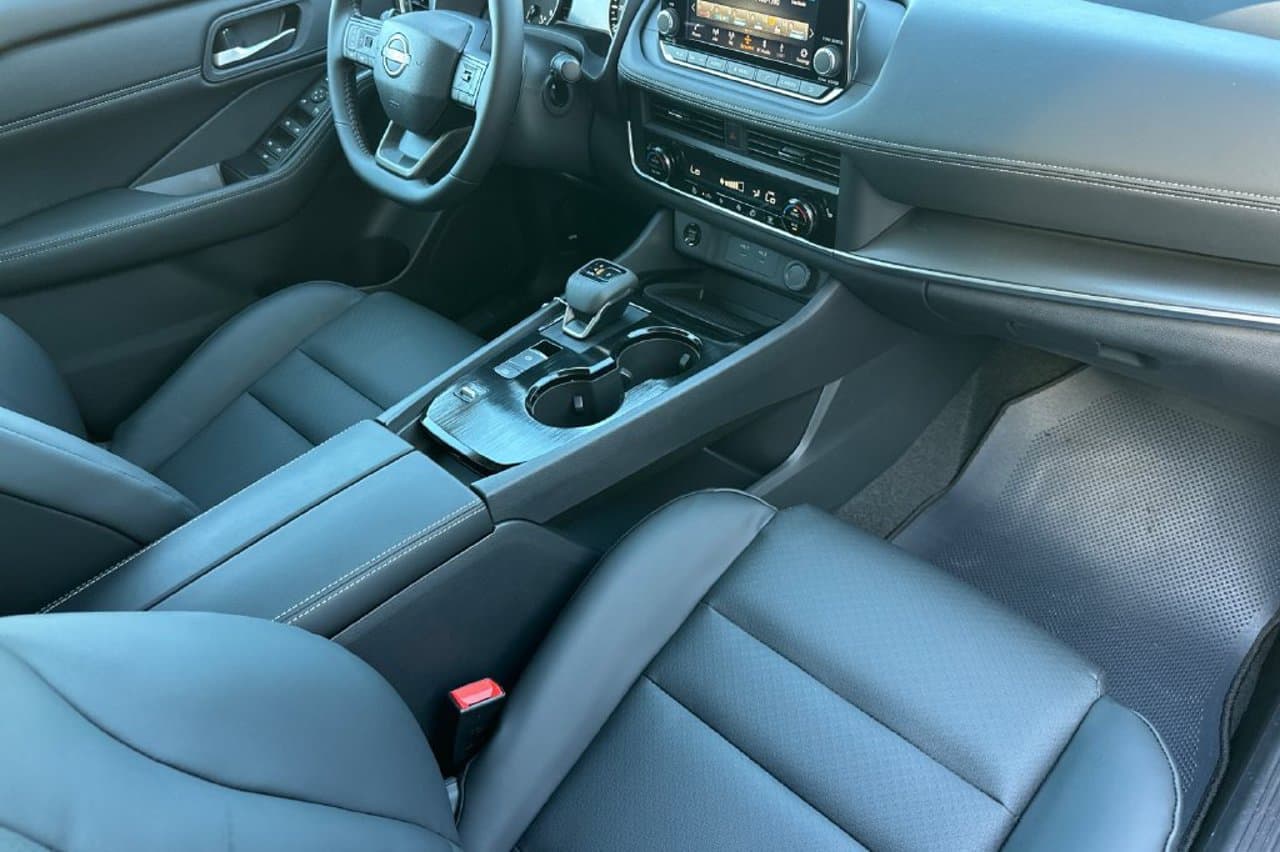 2026 Nissan Rogue Dark Armor 31