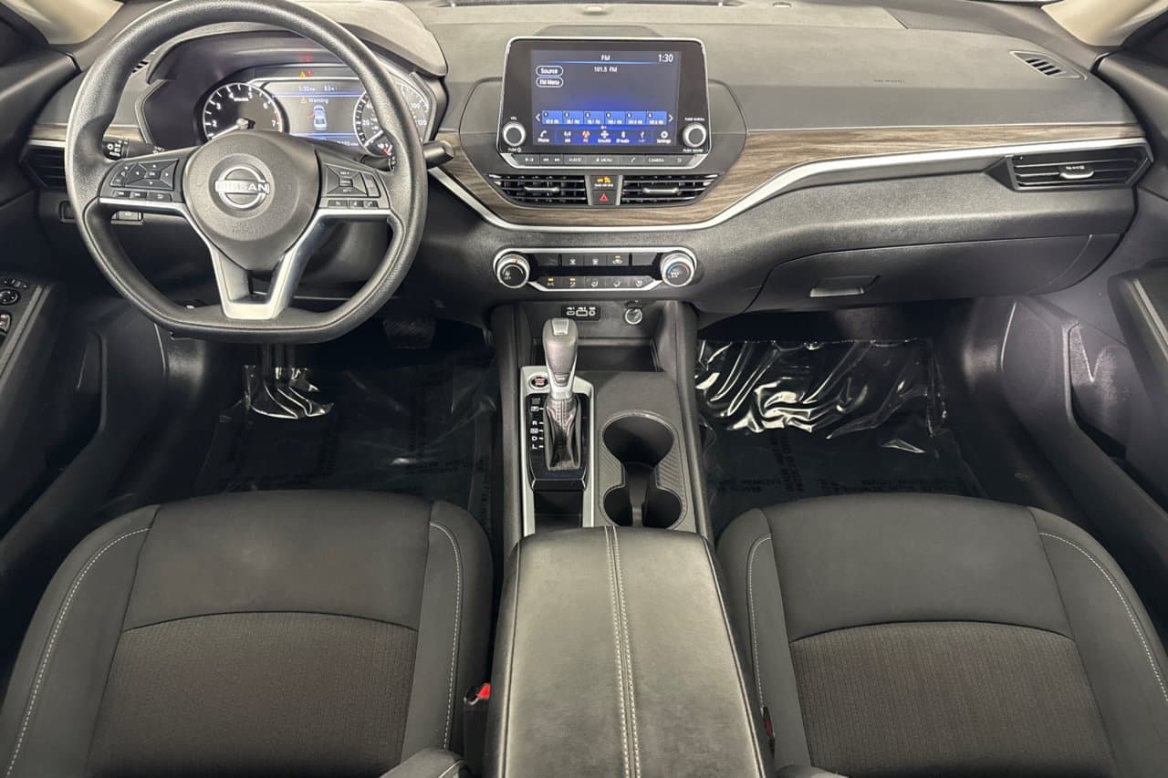2025 Nissan Altima SV 10