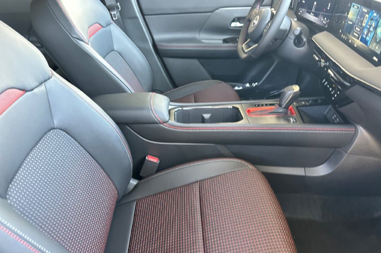 2027 Nissan Kicks SR 12