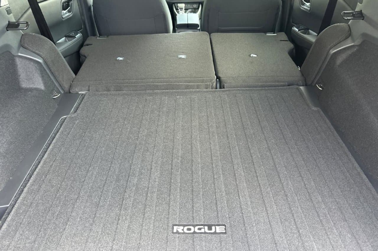 2026 Nissan Rogue SV 13