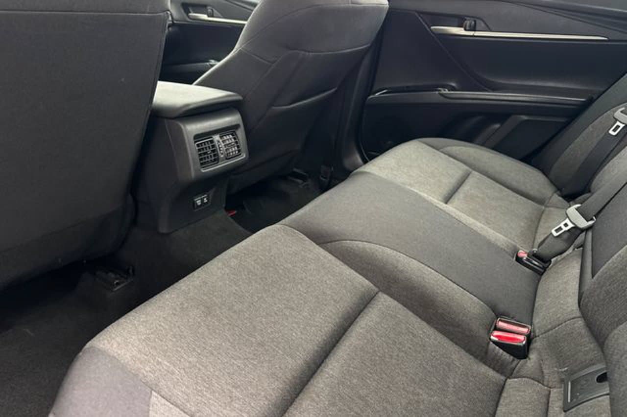 2025 Toyota Camry LE 10
