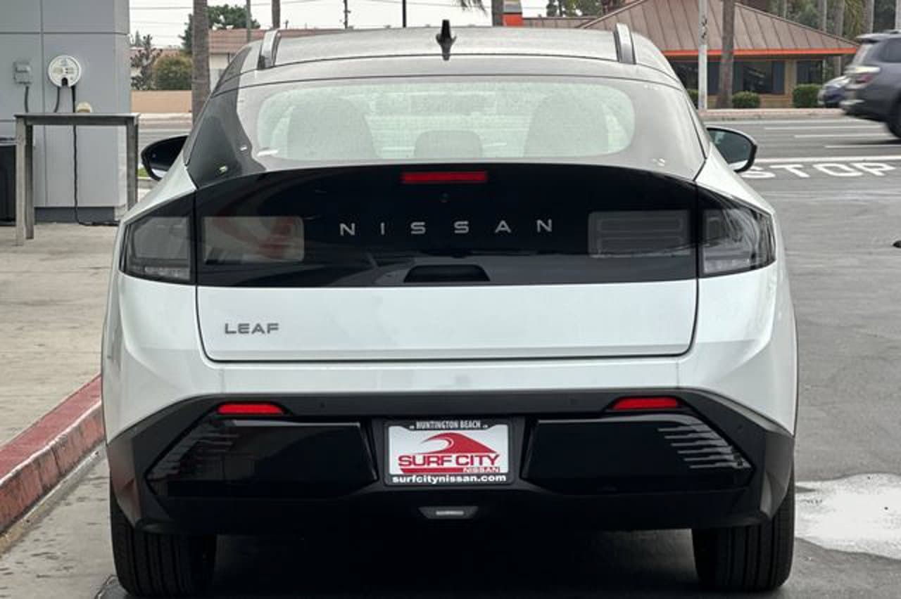 2026 Nissan LEAF PLATINUM+ 4