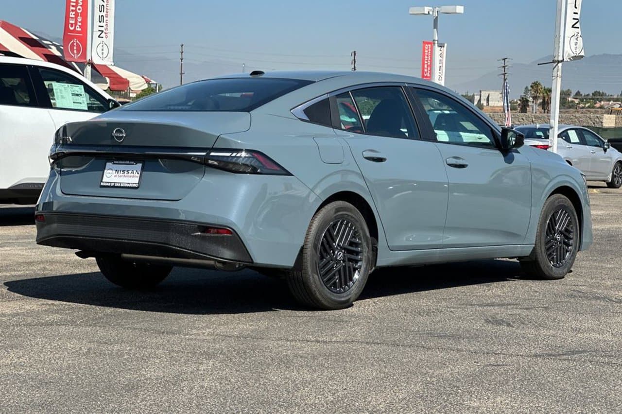2027 Nissan Sentra SV 3
