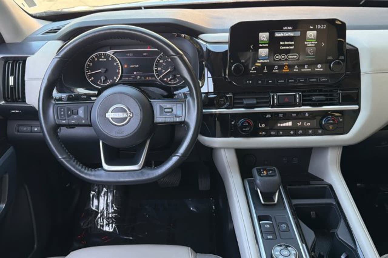 2025 Nissan Pathfinder SL 12