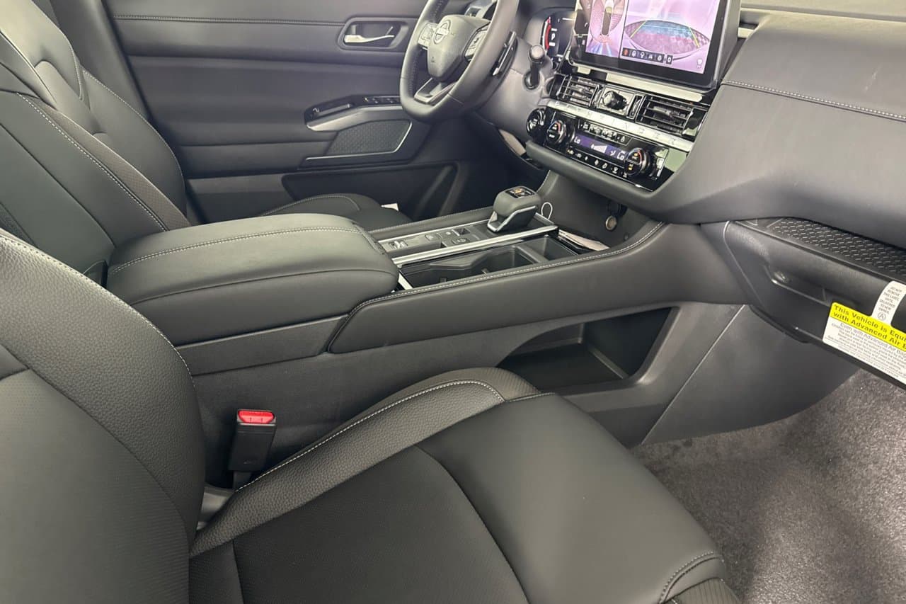 2026 Nissan Pathfinder SL 14