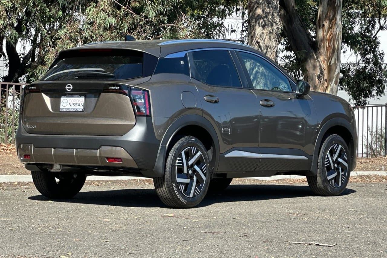 2027 Nissan Kicks SV 4