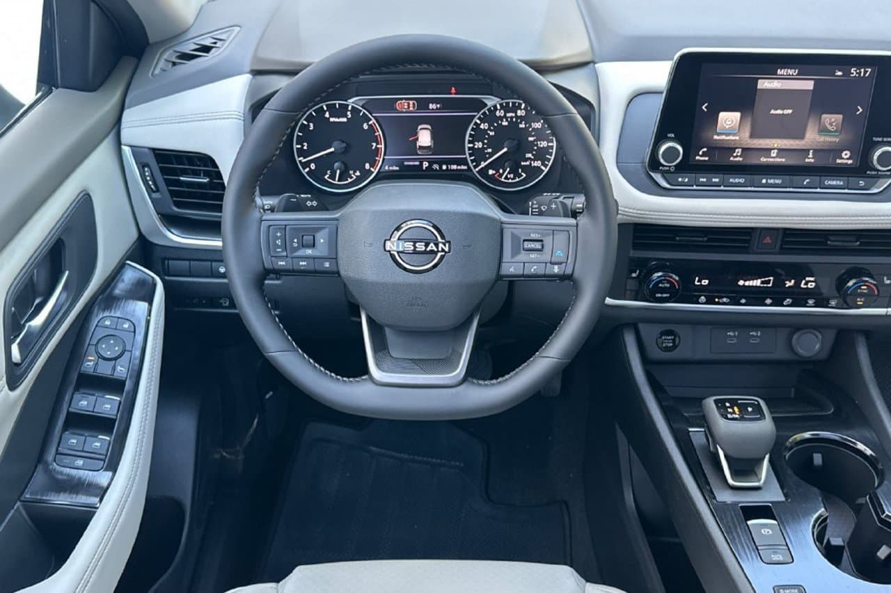 2026 Nissan Rogue Dark Armor 12