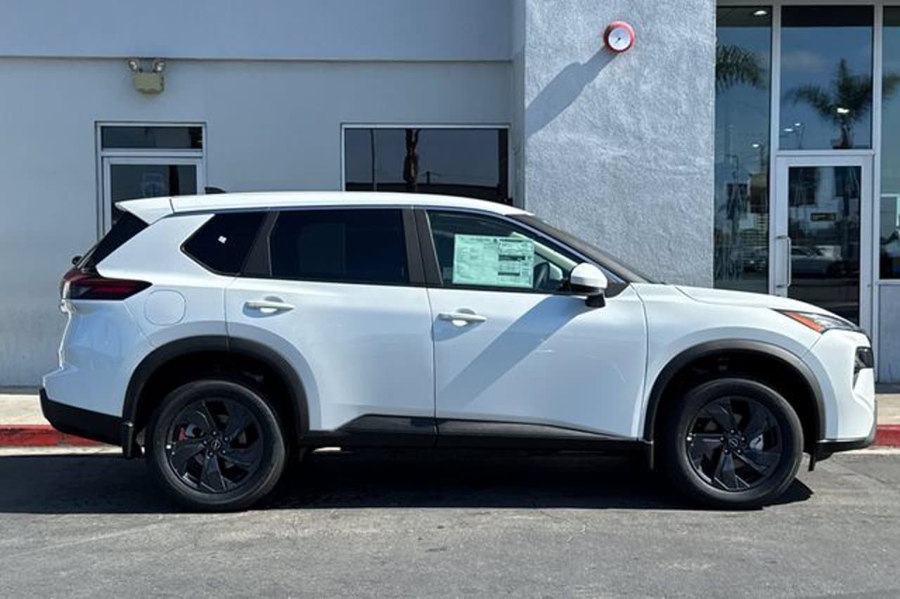 2026 Nissan Rogue SV 2