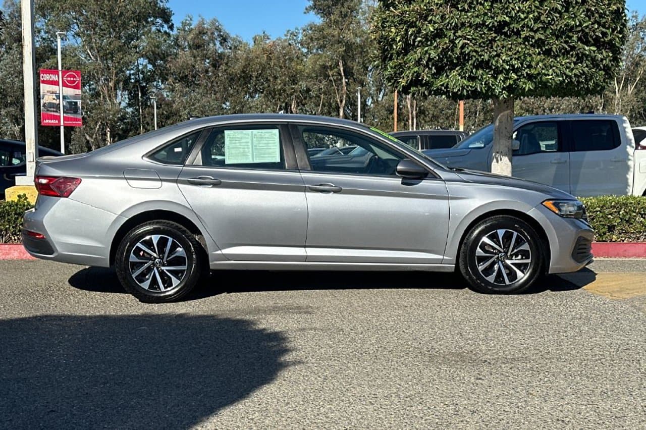 2024 Volkswagen Jetta S 3