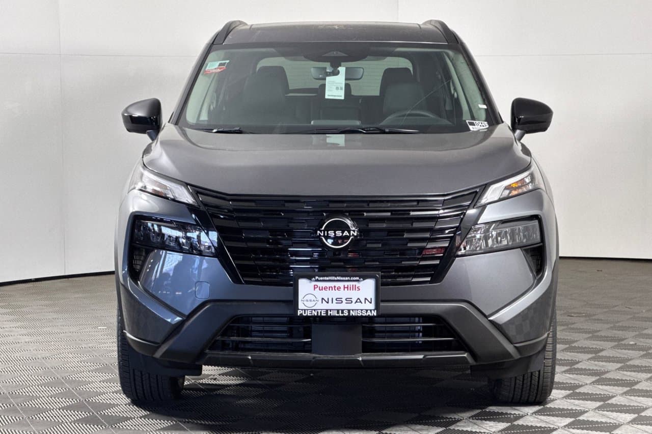 2026 Nissan Rogue Dark Armor 6