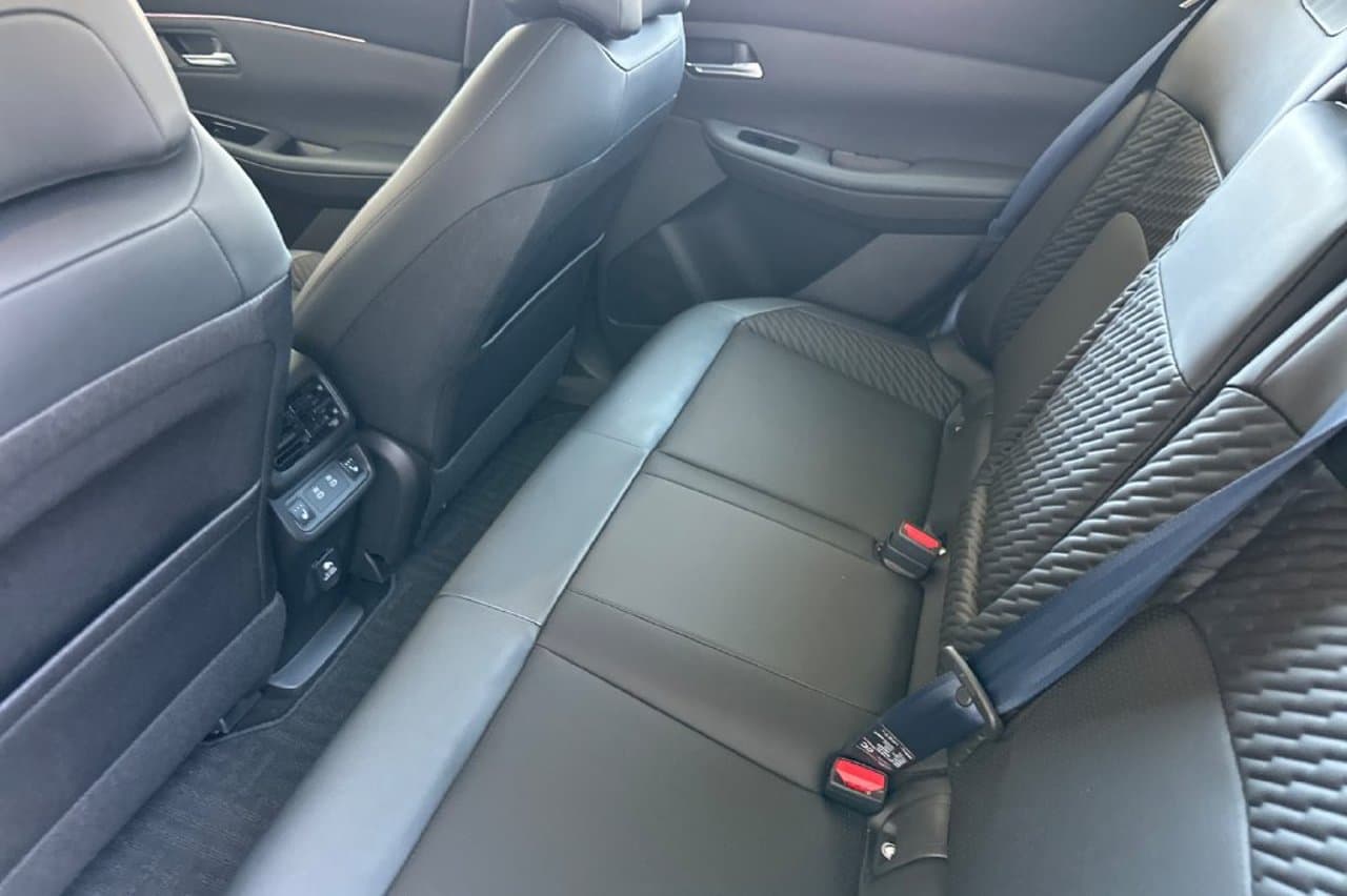2026 Nissan LEAF PLATINUM+ 9