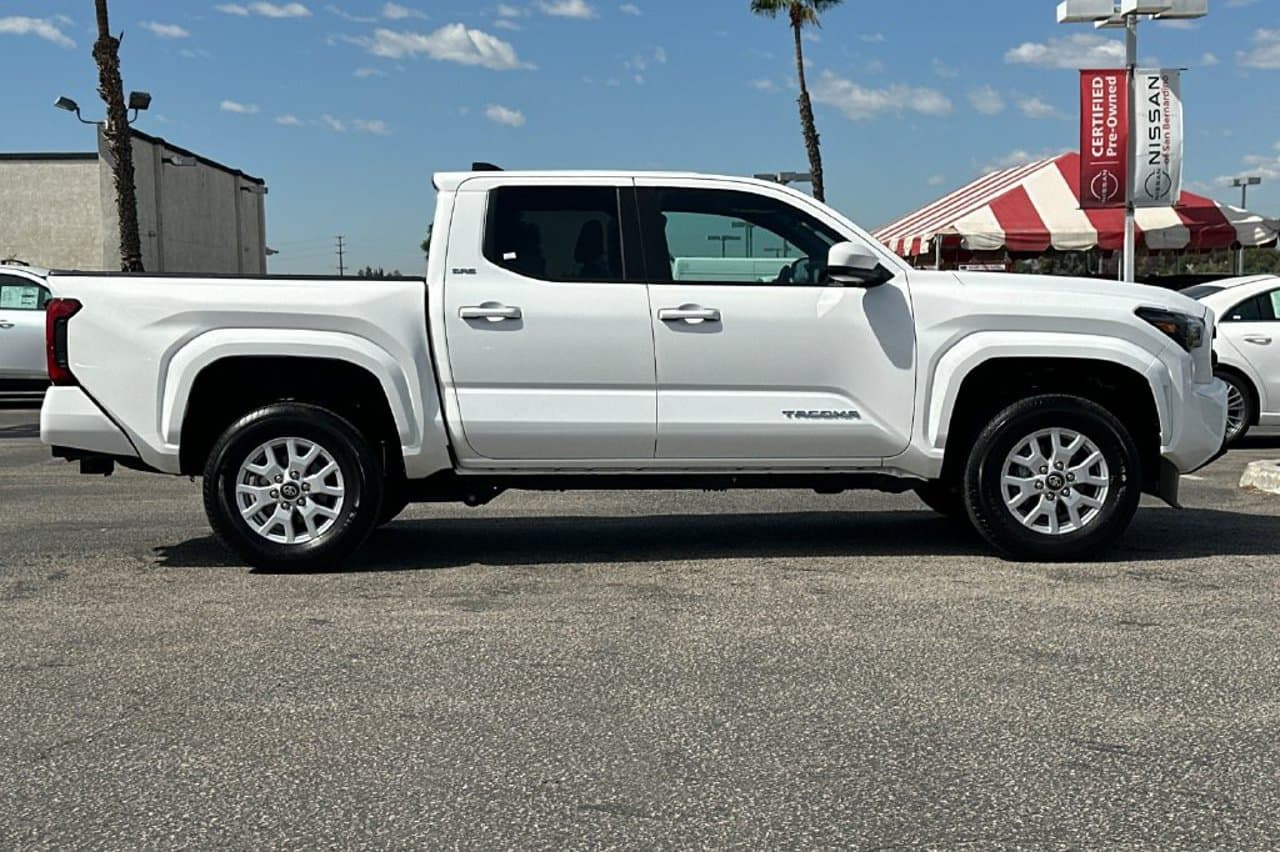 2024 Toyota Tacoma 4WD SR5 2