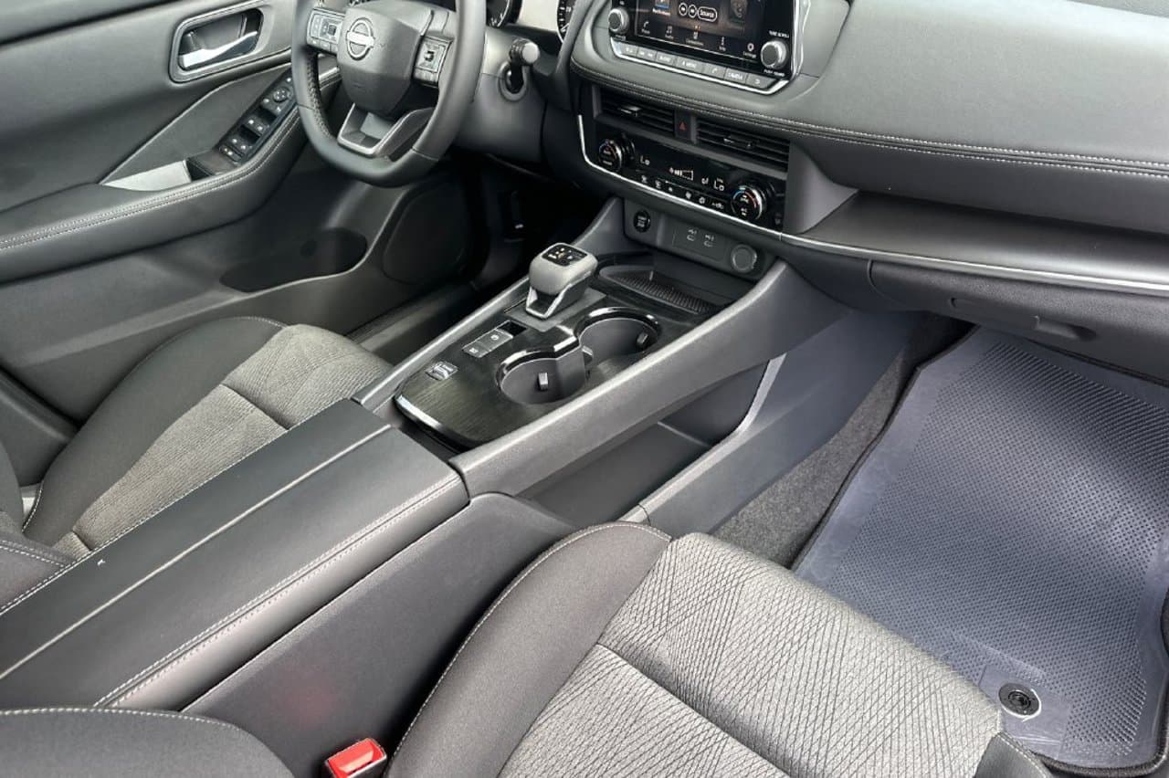2026 Nissan Rogue SV 14