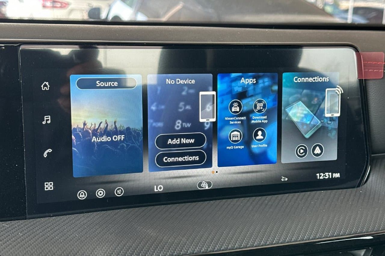 2026 Nissan Kicks SR 15
