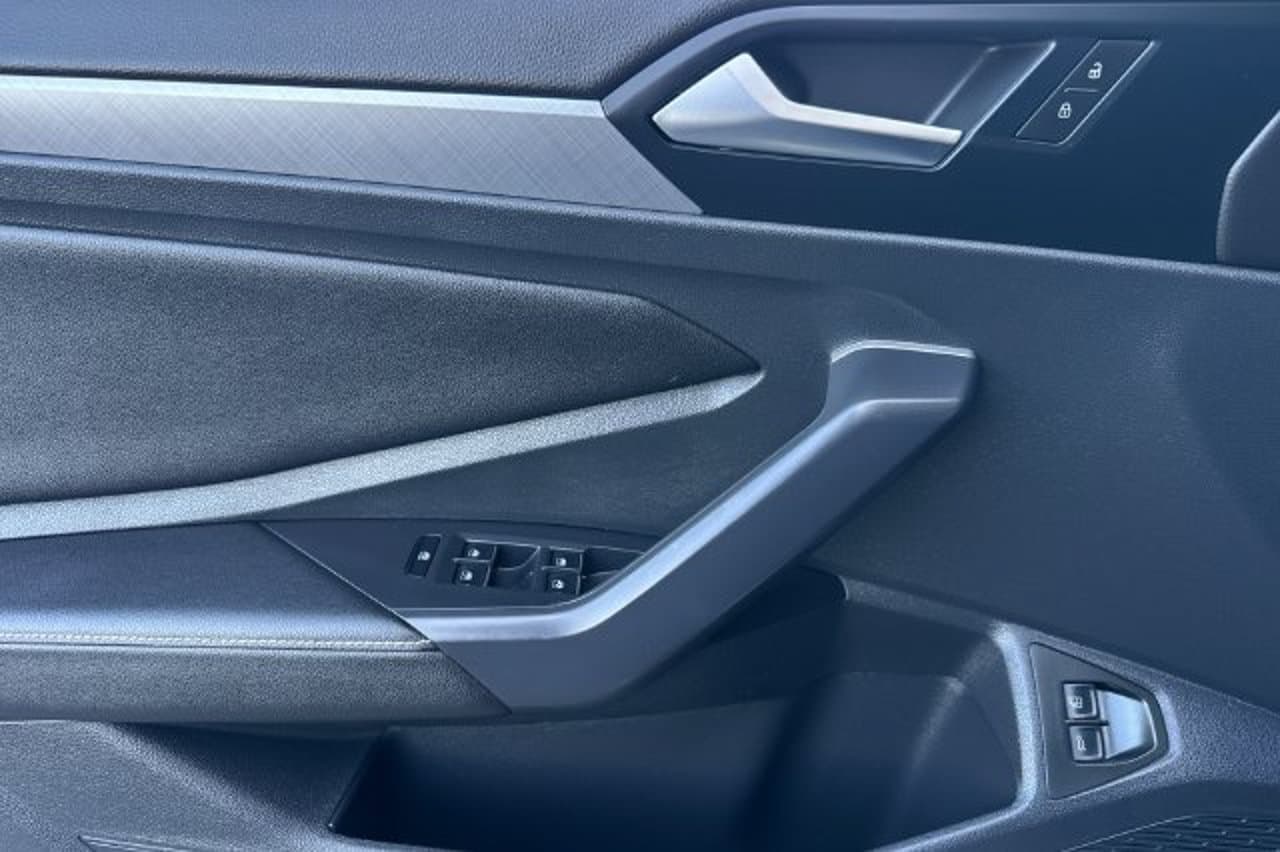 2024 Volkswagen Jetta SE 9