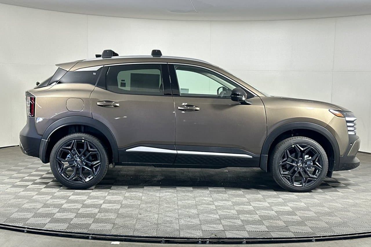 2026 Nissan Kicks SR 2