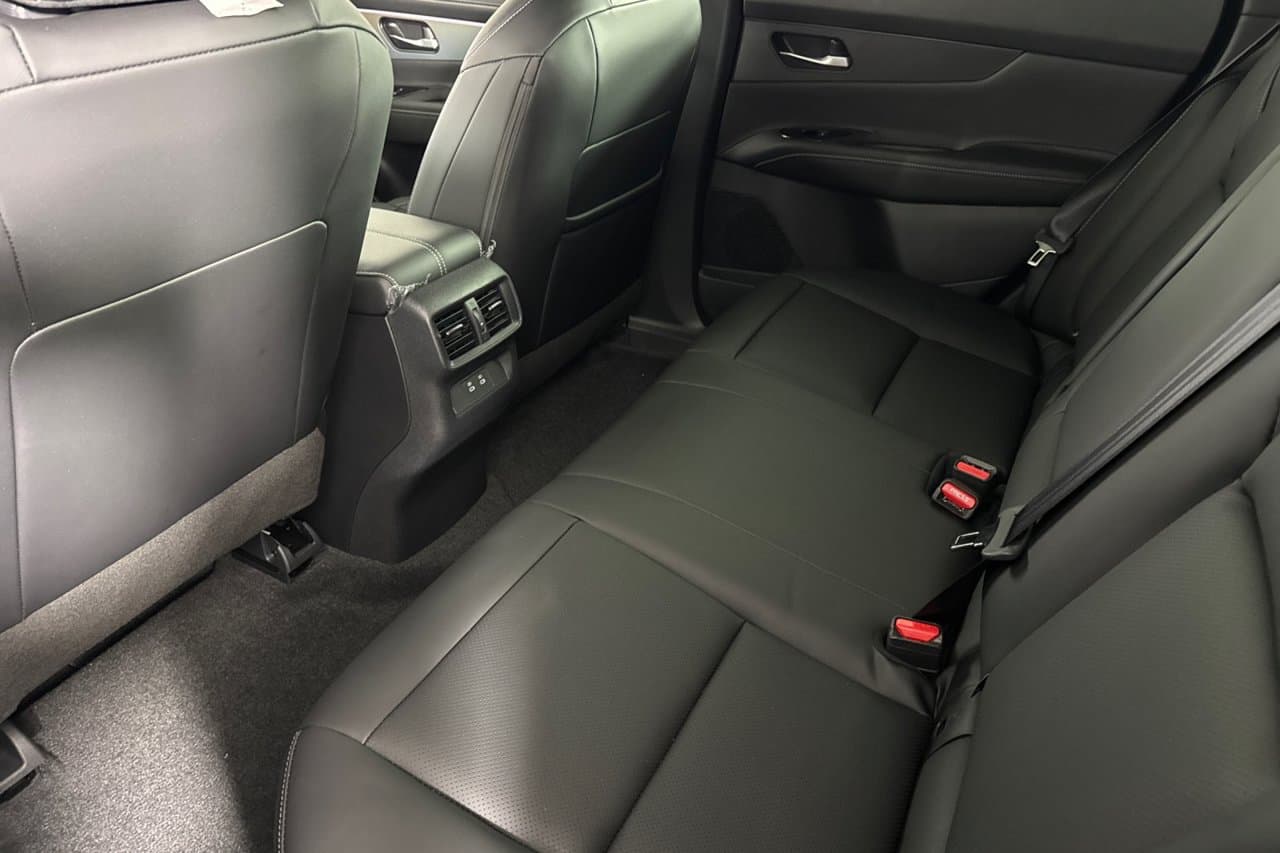 2027 Nissan Murano Dark Armor 9