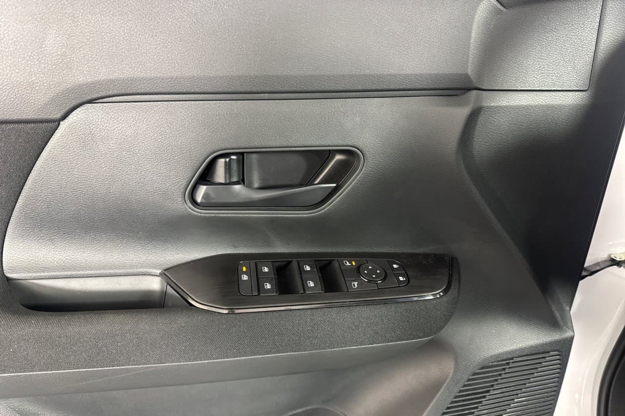 2026 Nissan Kicks S 8