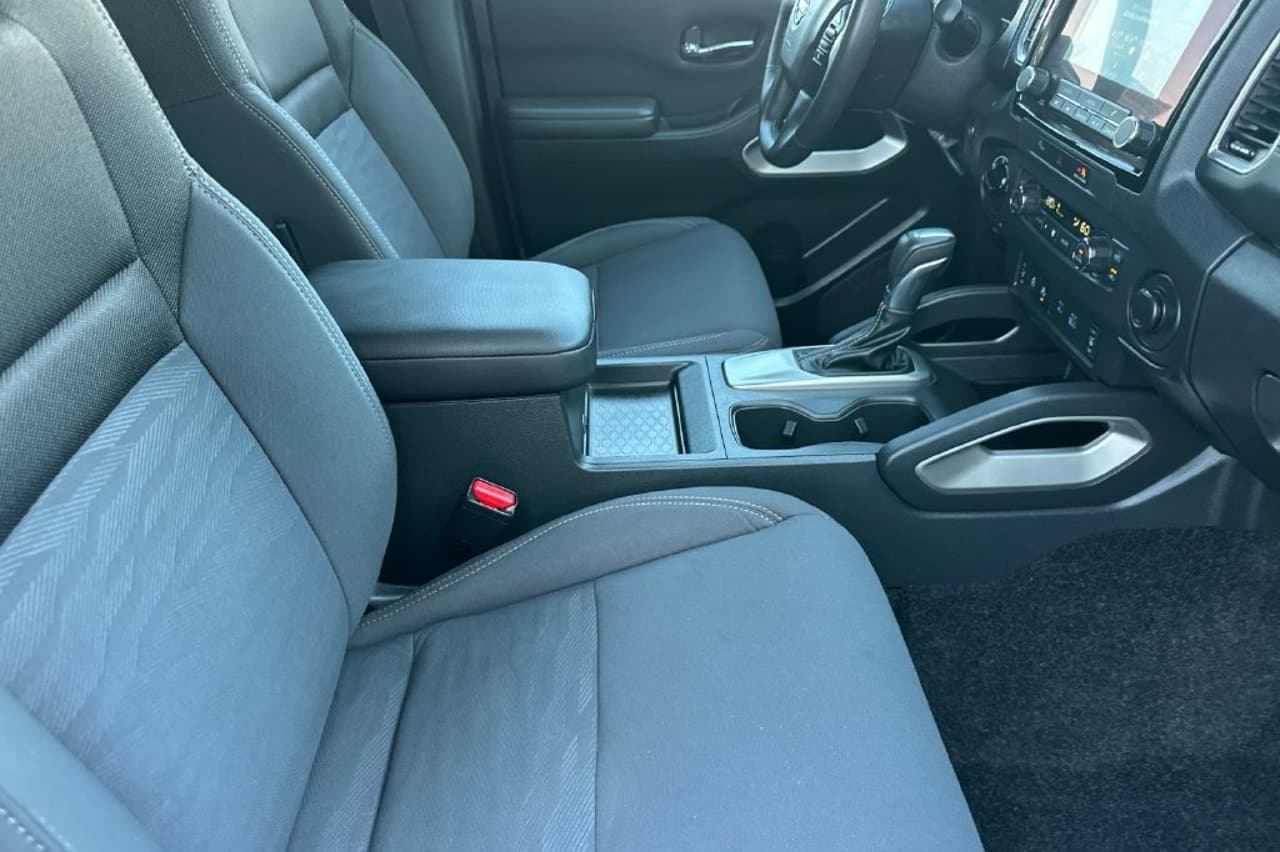 2023 Nissan Frontier SV 12