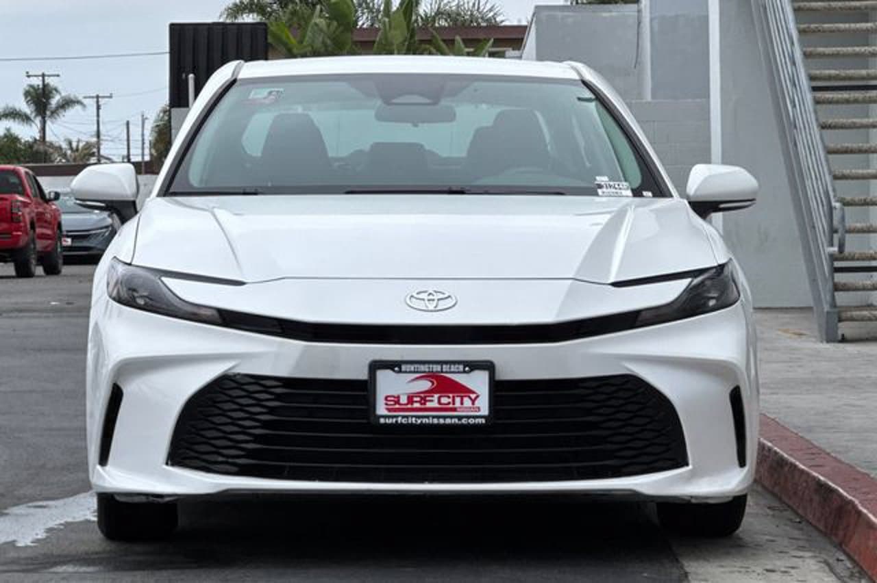 2025 Toyota Camry LE 7