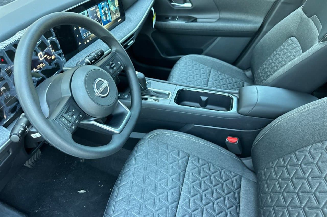 2027 Nissan Kicks SV 7