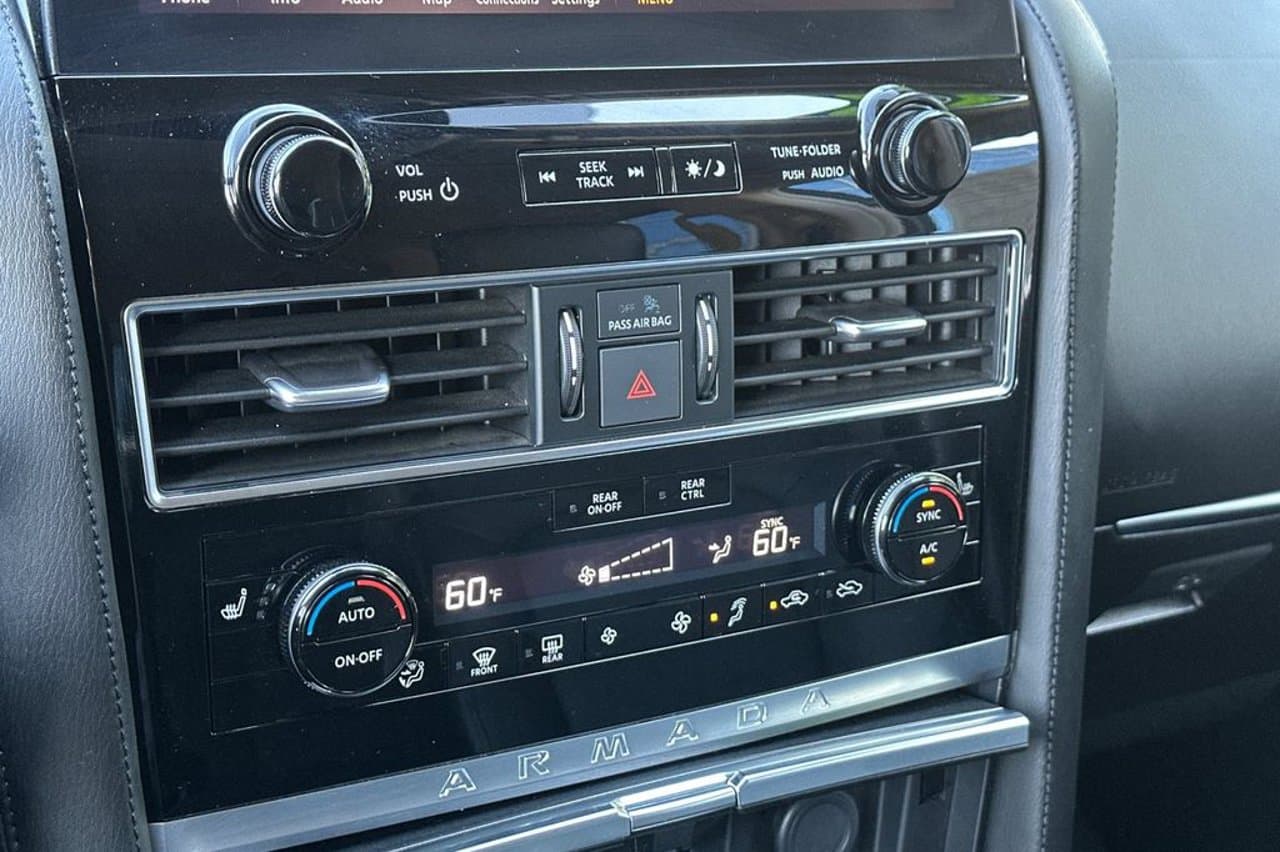 2022 Nissan Armada SV 18